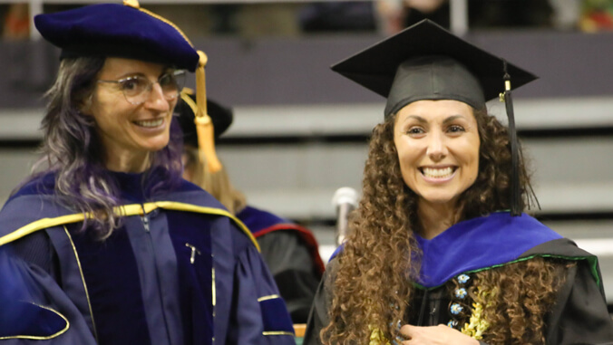 Deaf student becomes first to earn doctorate at UH Mānoa￼