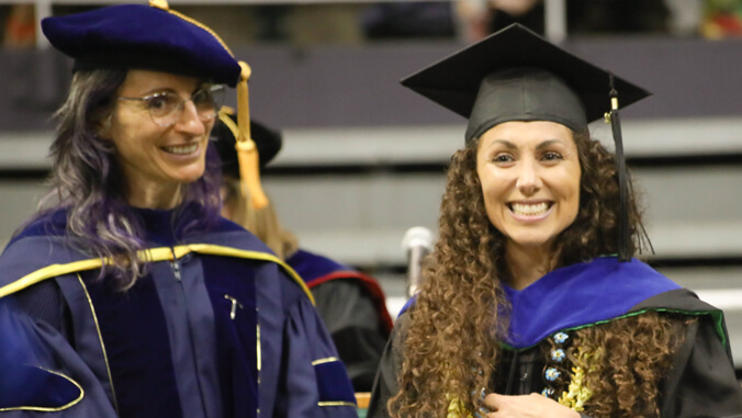 Deaf student becomes first to earn doctorate at UH Mānoa￼